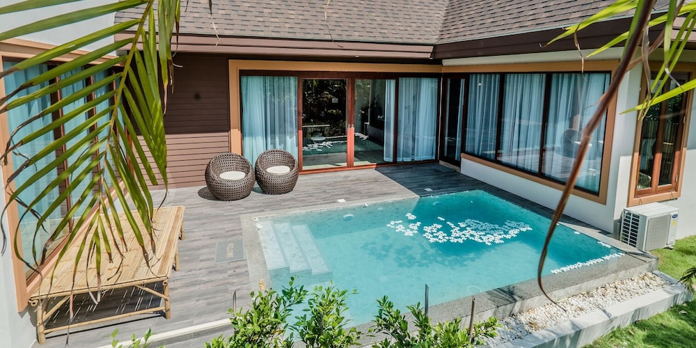 Triple Tree Beach Resort 19/43