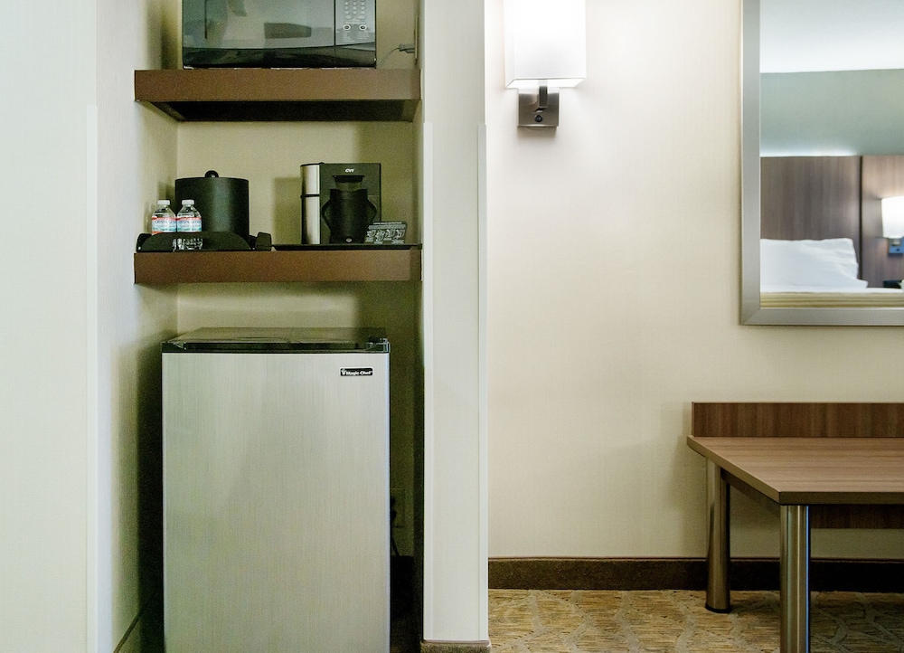 Holiday Inn Nashville-Vanderbilt (Dwtn) 33/82