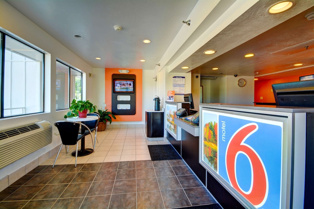 Motel6 Windsor Locks, CT - Hartford 42/66