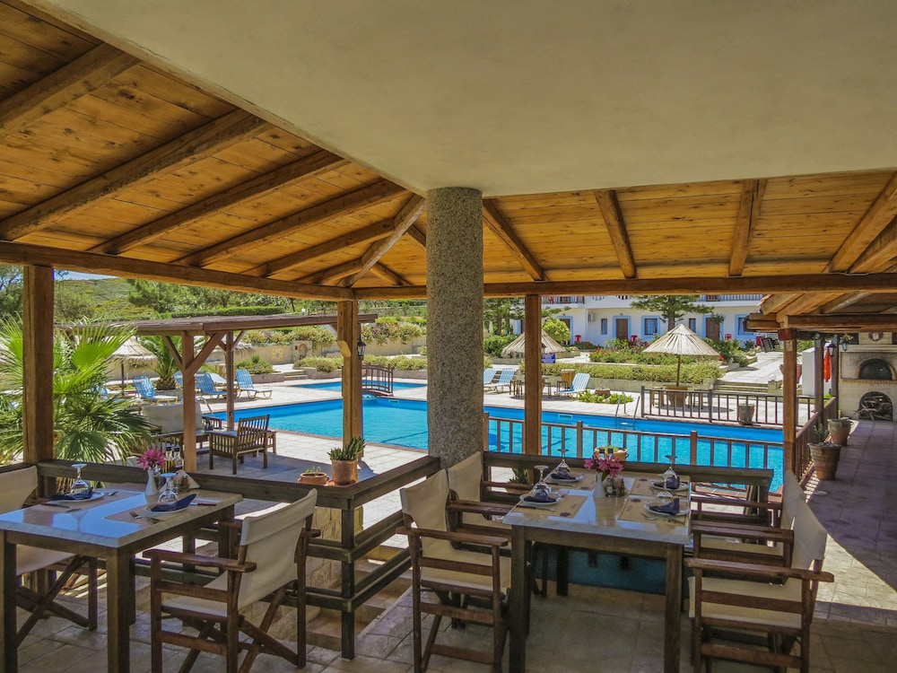 Spiros Soula Hotel 68/84