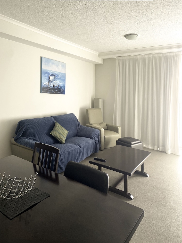 Curtis Central Apartments 42/50
