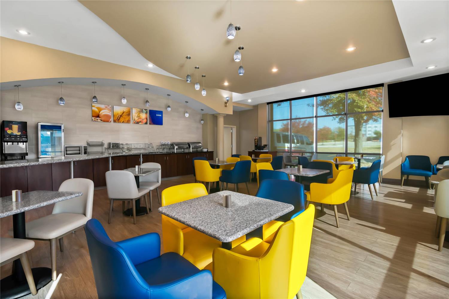 Comfort Suites Bentonville - Rogers, AR 13/17