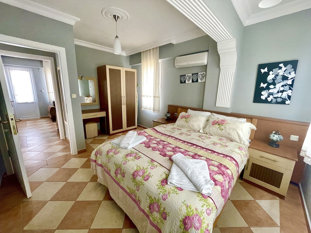 Mountain Valley Apart Hotel & Villas 11/50