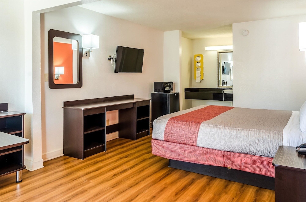 Motel6 Saraland, AL 11/28