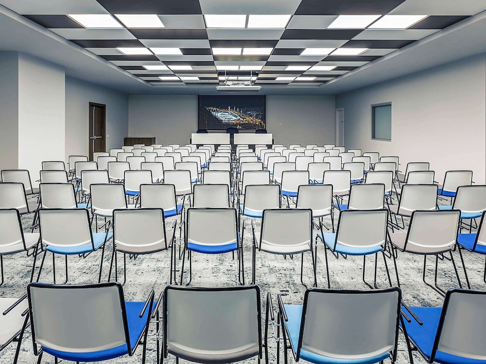 Mercure Almaty City Center 45/49