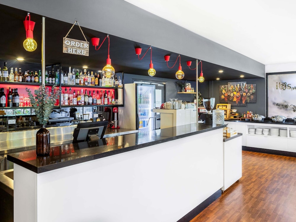 IBIS SYDNEY THORNLEIGH 13/62