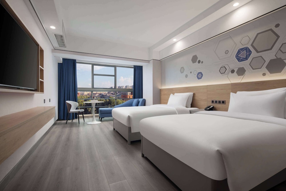 Microtel by Wyndham Kunming Guandu 12/27