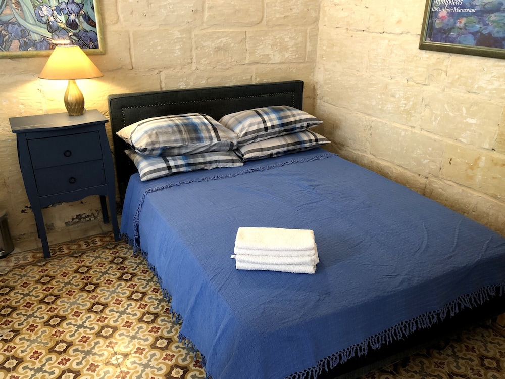 Lee's House Bed & Breakfast Sliema 25/50