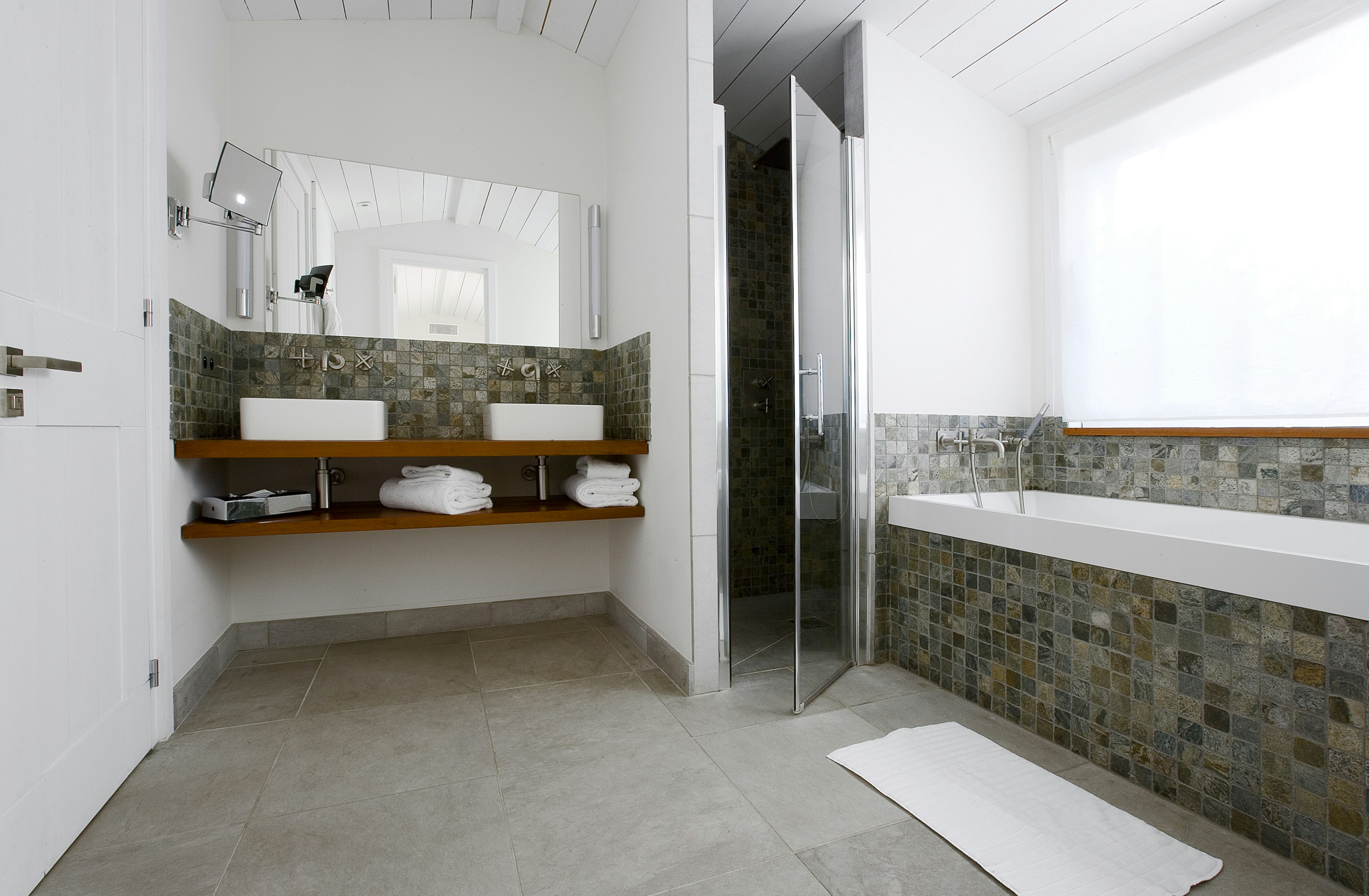 Le Clos Saint-Martin Hotel & Spa 49/50