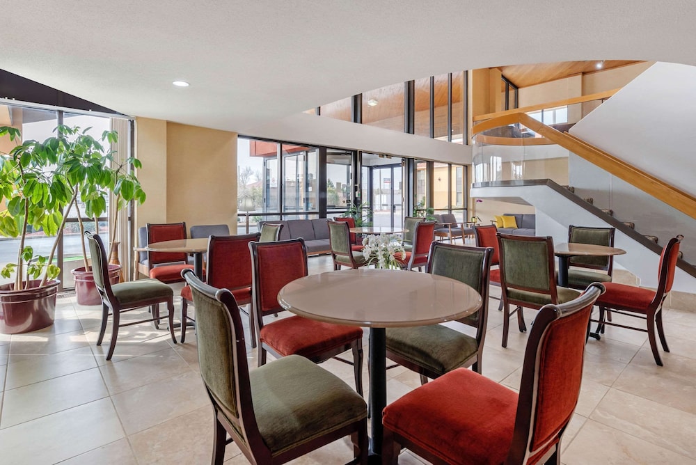 1734 West Hotel 25/32