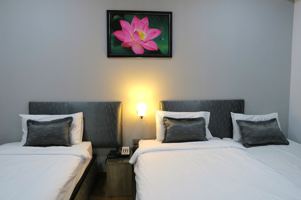 ROOM, TRIPLE