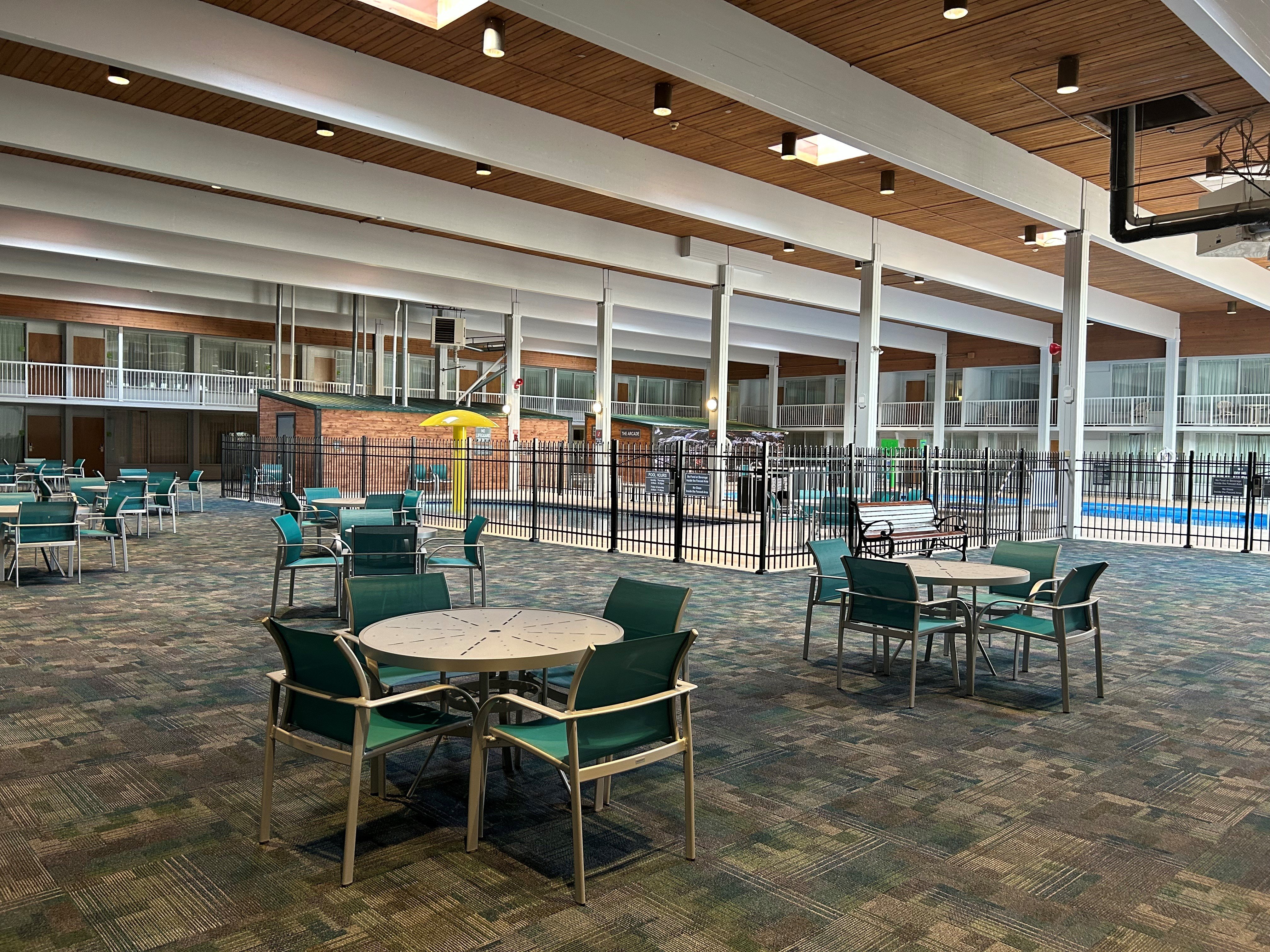 Holiday Inn Spearfish-Convention Center 35/55