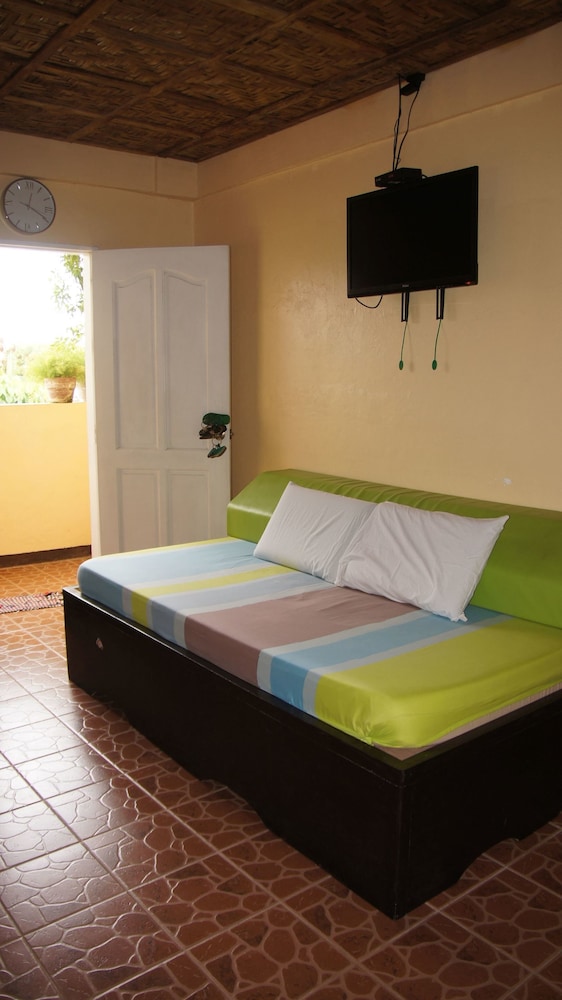 MB s Garden Inn 15/54