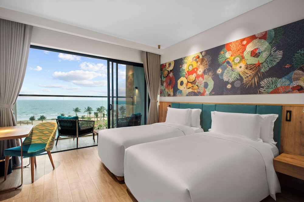 CLASSIC, TWIN BEDS, SEA VIEW