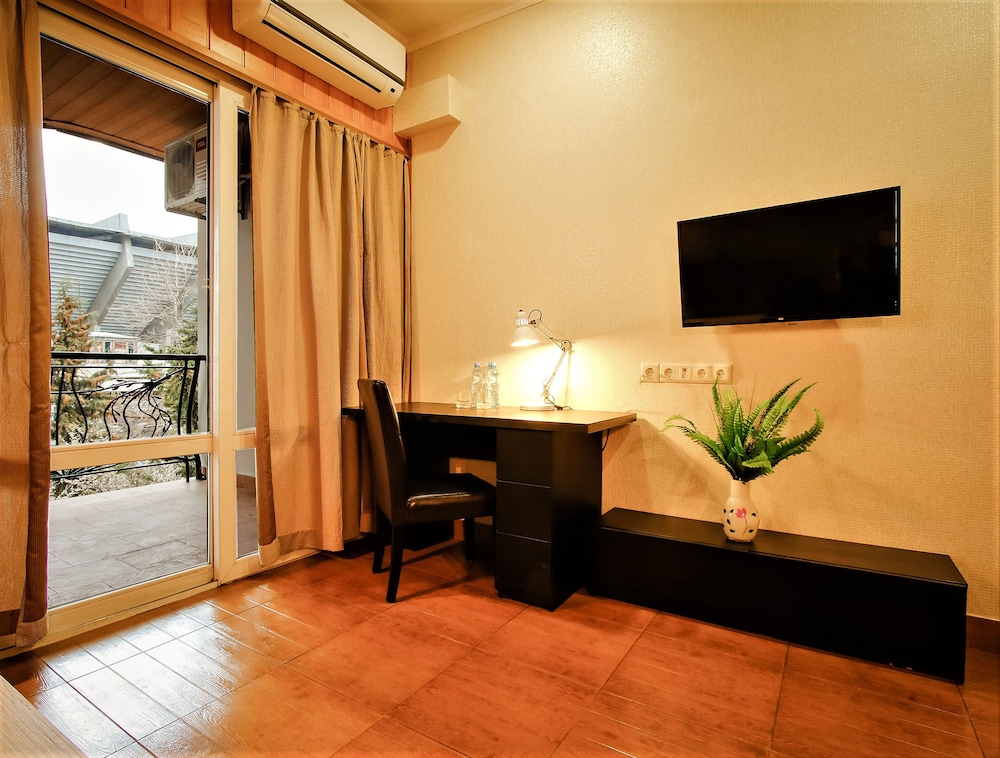 Hotel Tomas House 24/32