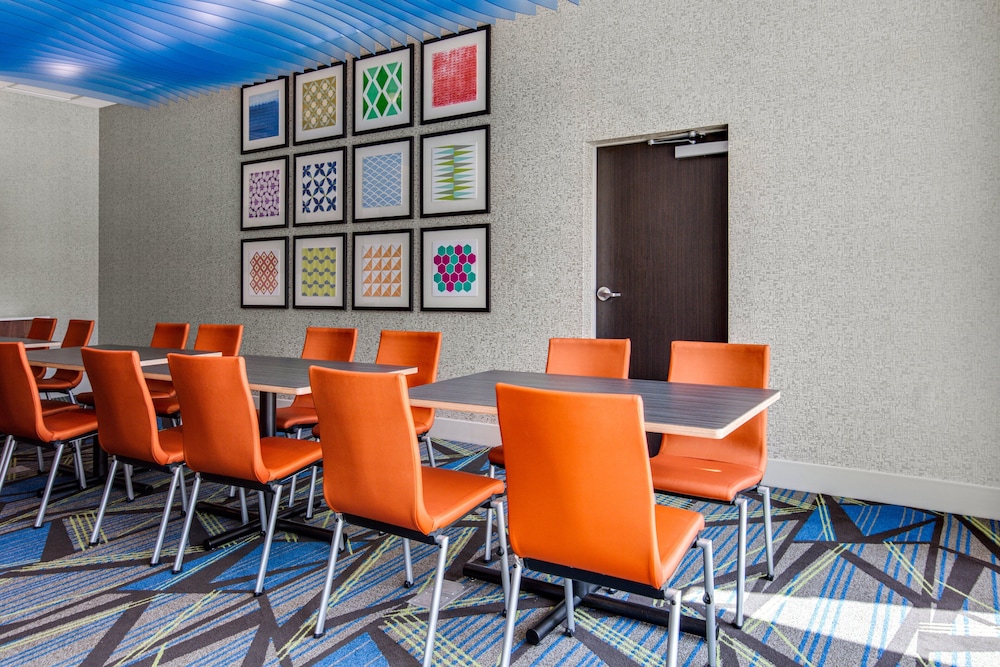 Holiday Inn Express Suites Sanford 47/54
