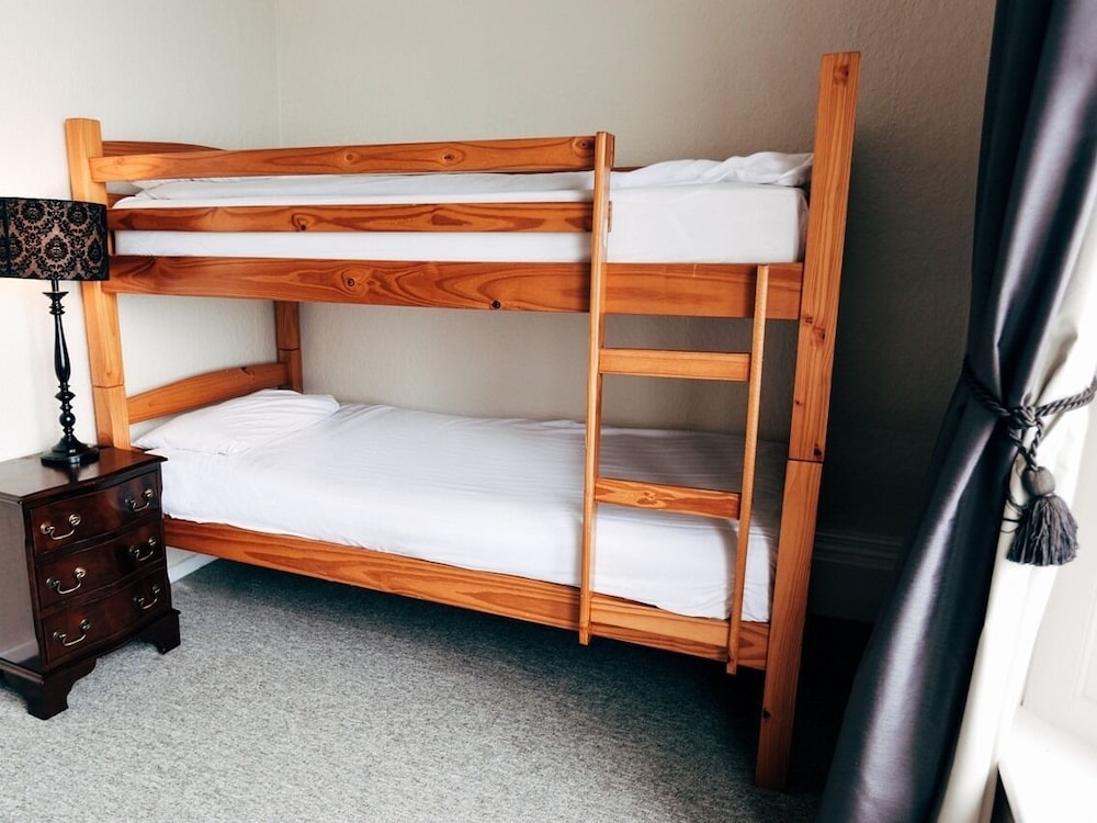 Cliff Hall Hotel 16/35