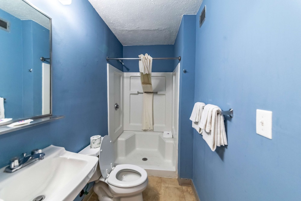 Studio 6 Extended Stay - Greensboro, NC - I-40 47/48