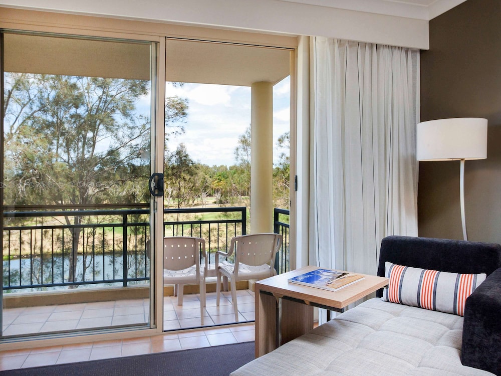 Mercure Gold Coast Resort 49/66