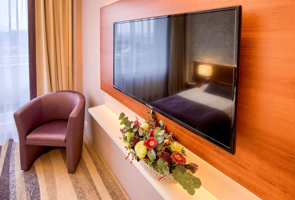Avanti Hotel 43/72