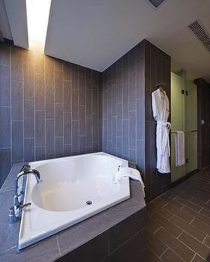 Fx Hotel Taipei Nanjing East Road Branch 64/67