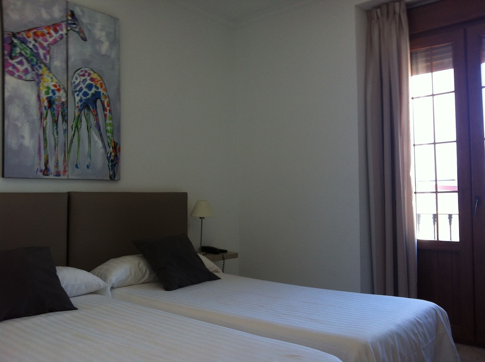 COOL SEVILLA HOTEL 24/60
