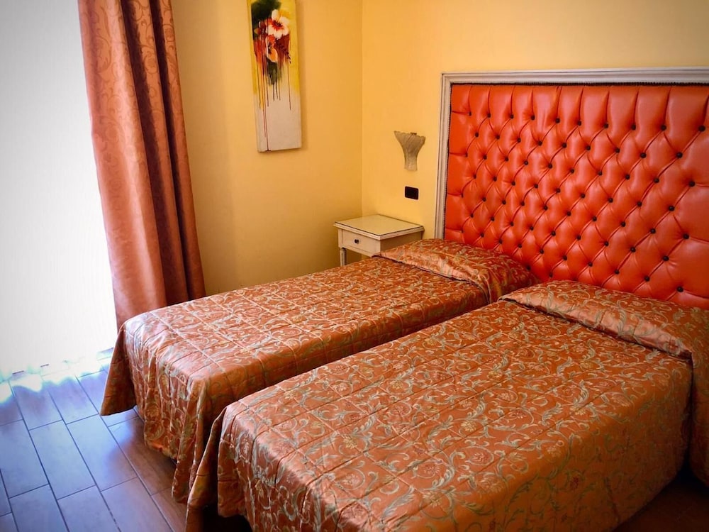 STANDARD, TWIN BEDS