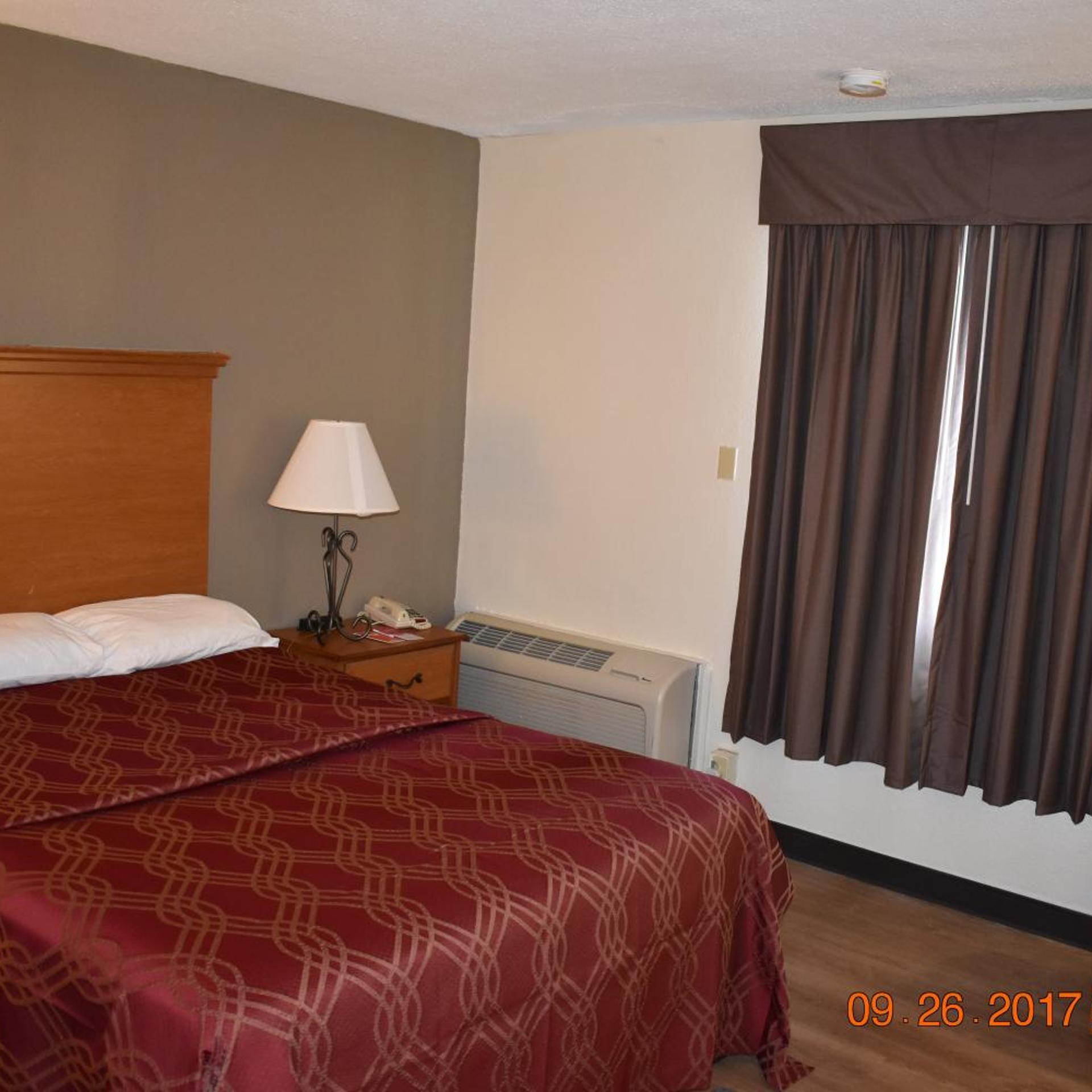 Deluxe, Queen Bed