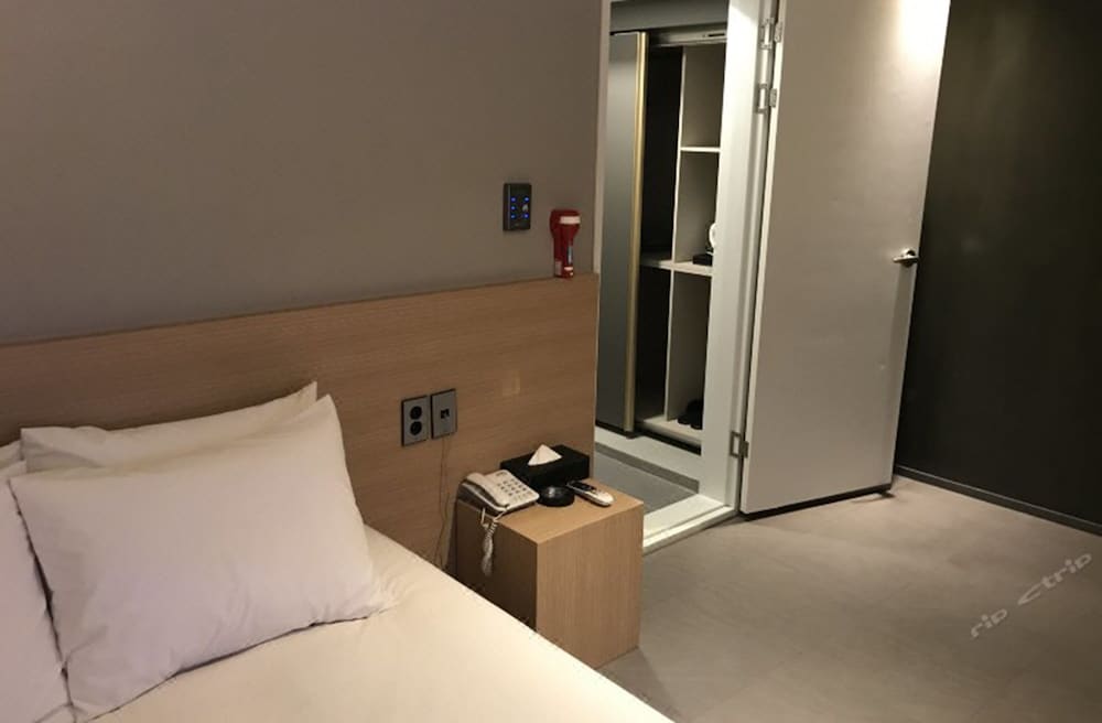 Happy Day Hotel 28/57