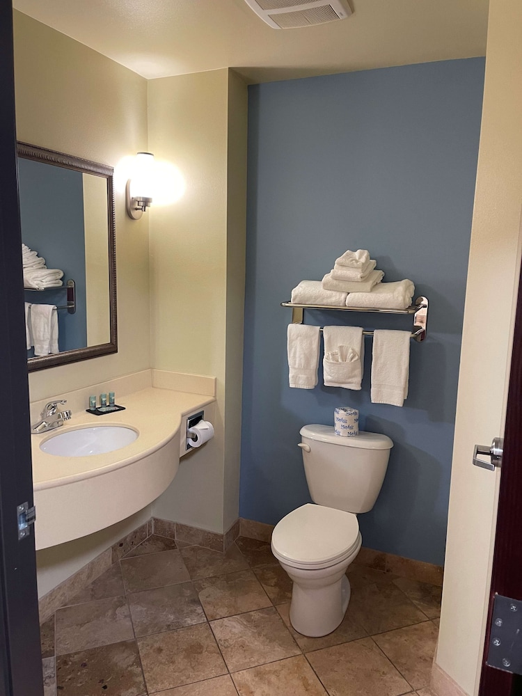 Best Western Coffeyville Central Business District Inn and Suites 26/59