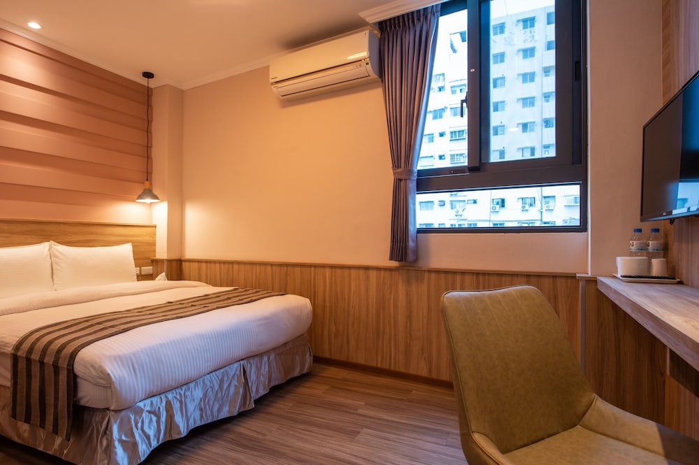 BUSINESS, DOUBLE BED