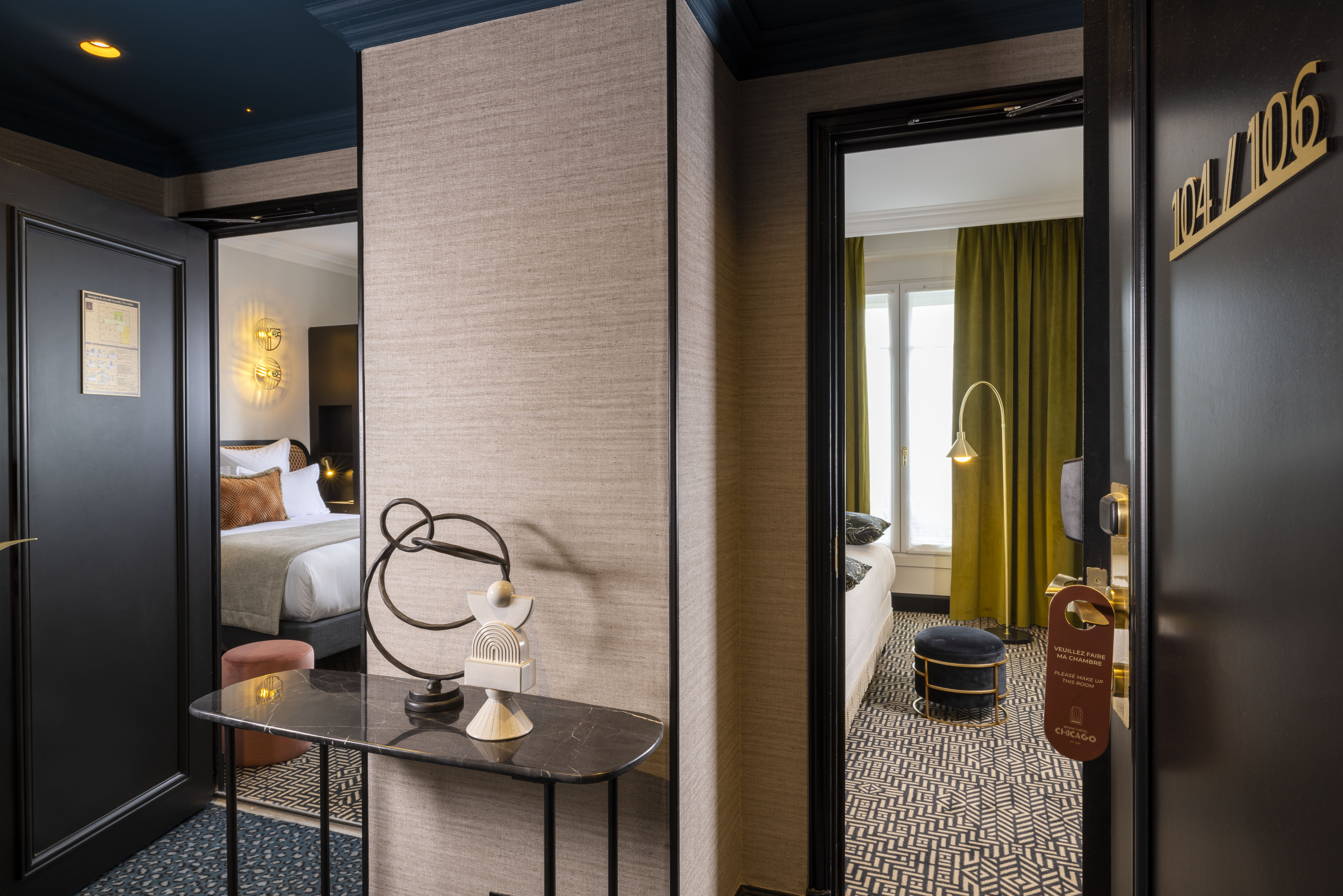 Adjoining، Grand Hotel Chicago 2/3