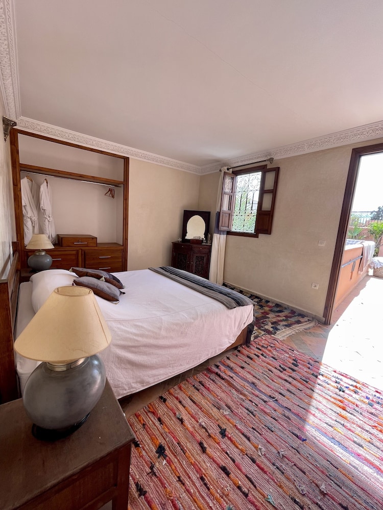 Riad Elias 28/72