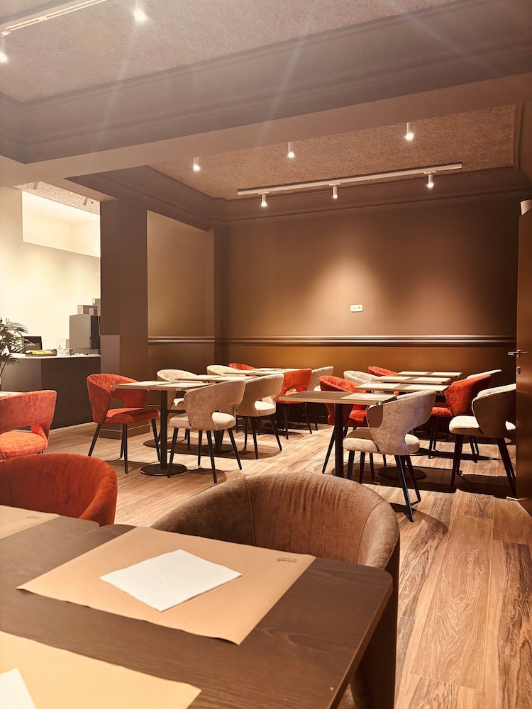 Hotel Prado 61/68
