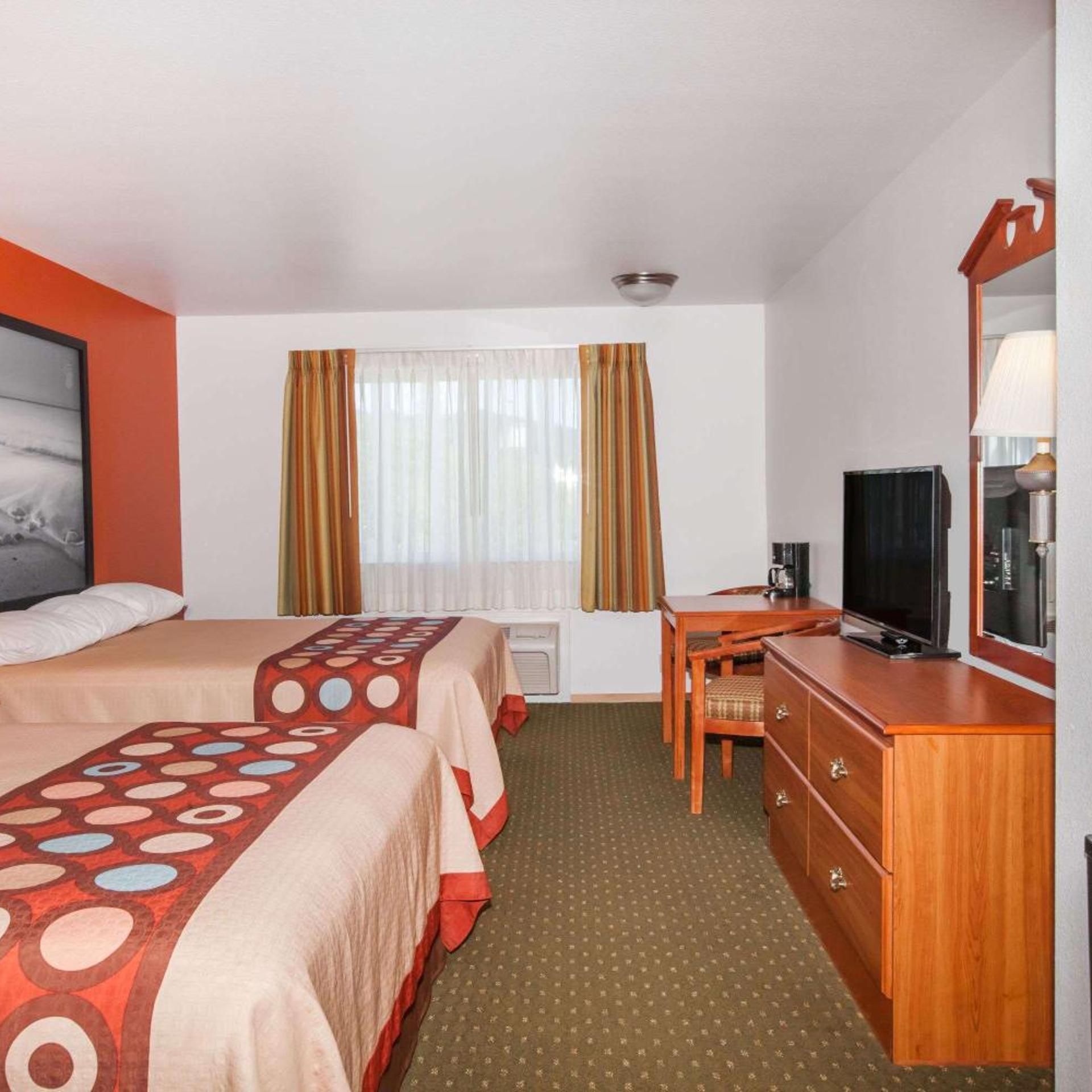 Super 8 by Wyndham Cloverdale Wine Country 4/19