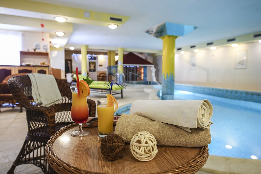 Hotel Korona Eger 33/66