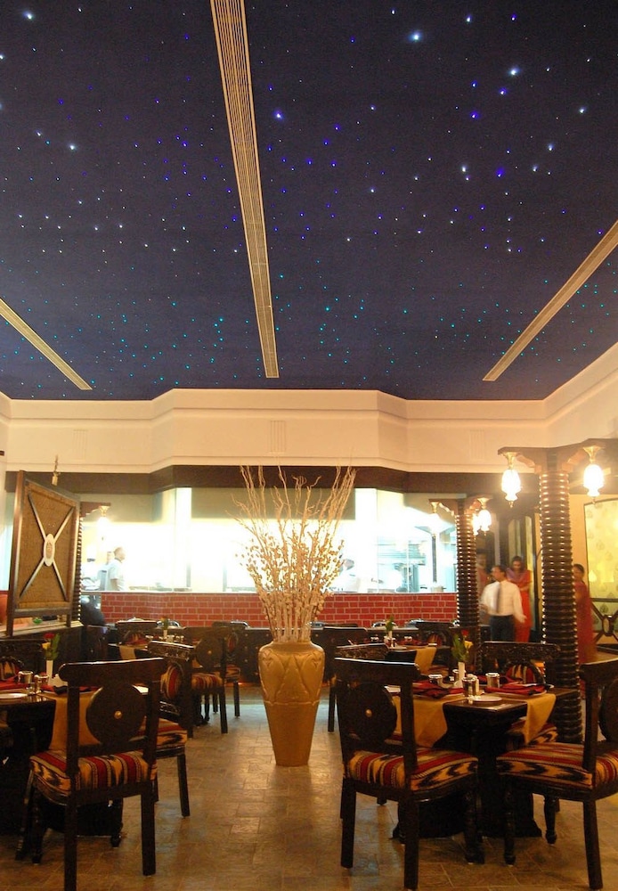 Noor Us Sabah Palace 32/45