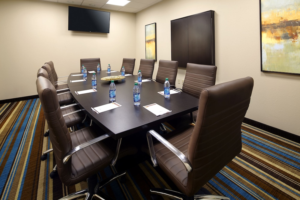 Hawthorn Suites By Wyndham Wheeling At the Highlands 34/45