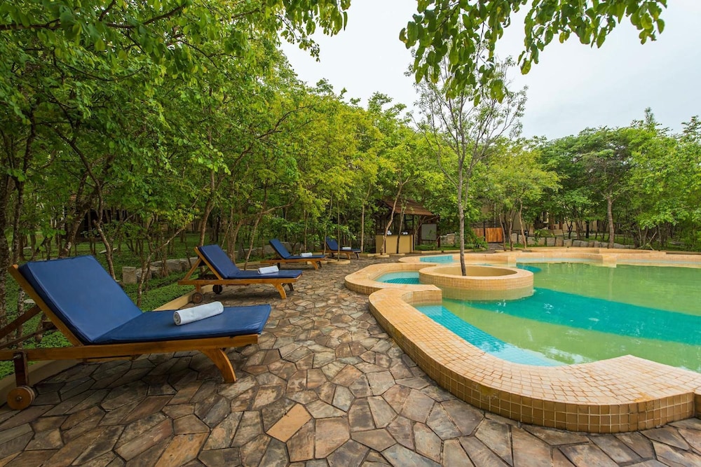 THE WINDFLOWER RESORTS AND SPA 40/45