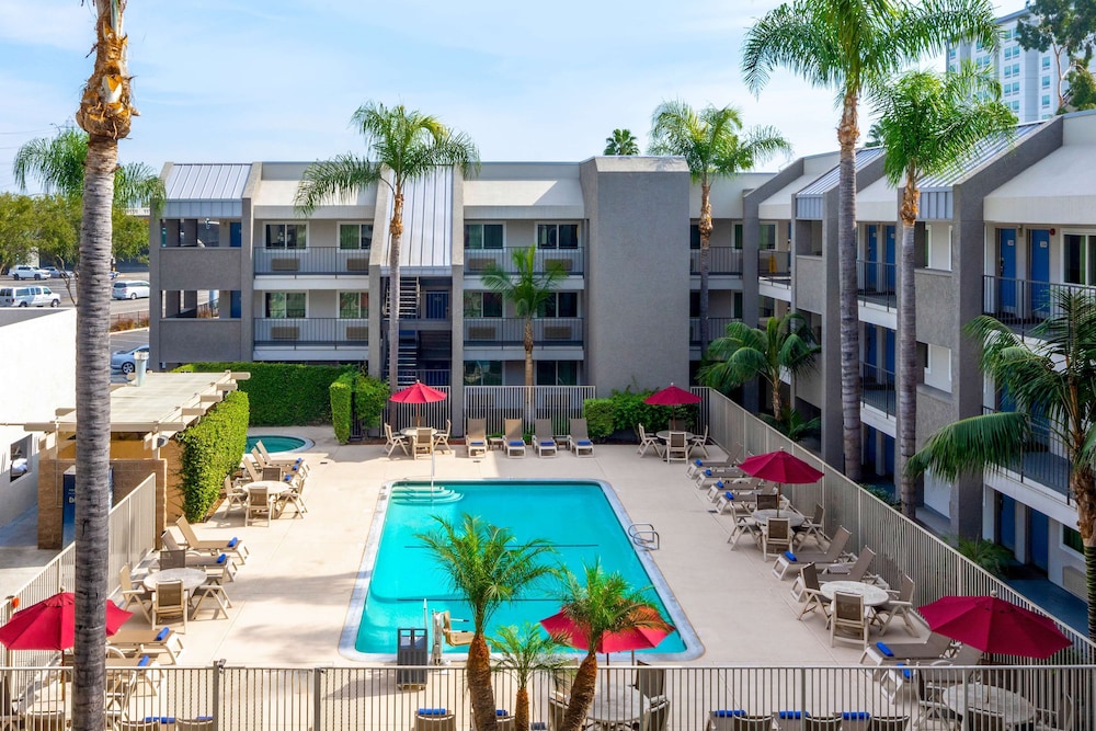 Motel6 Anaheim, CA - Maingate 41/58