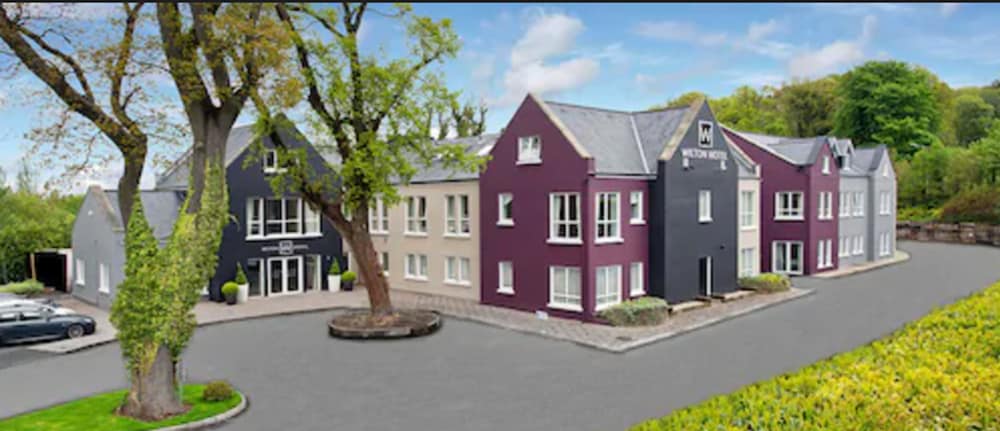 Wilton Hotel Bray 61/69