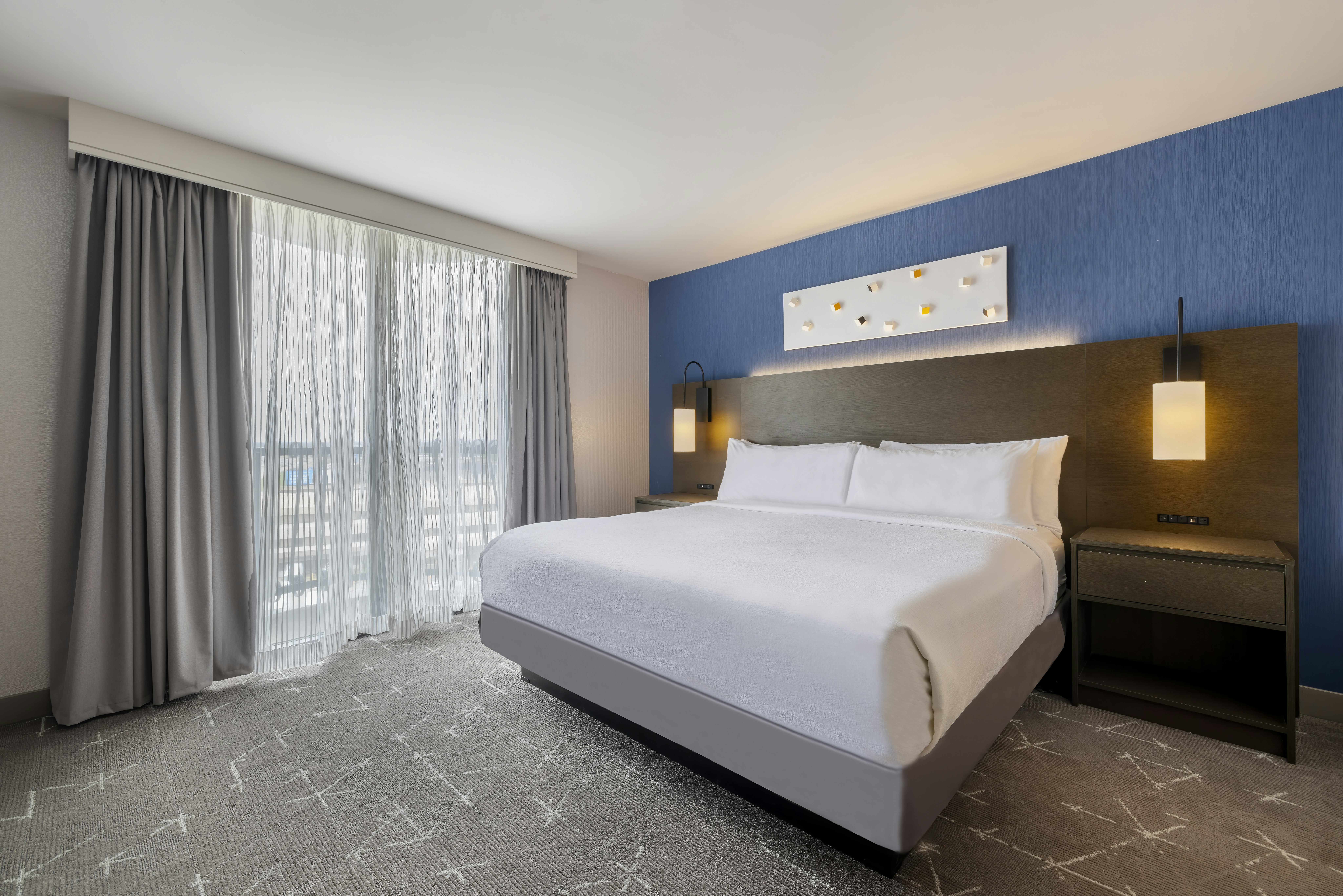 ROOM, KING BED
