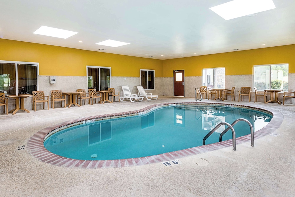 Comfort Suites Leesville 28/50