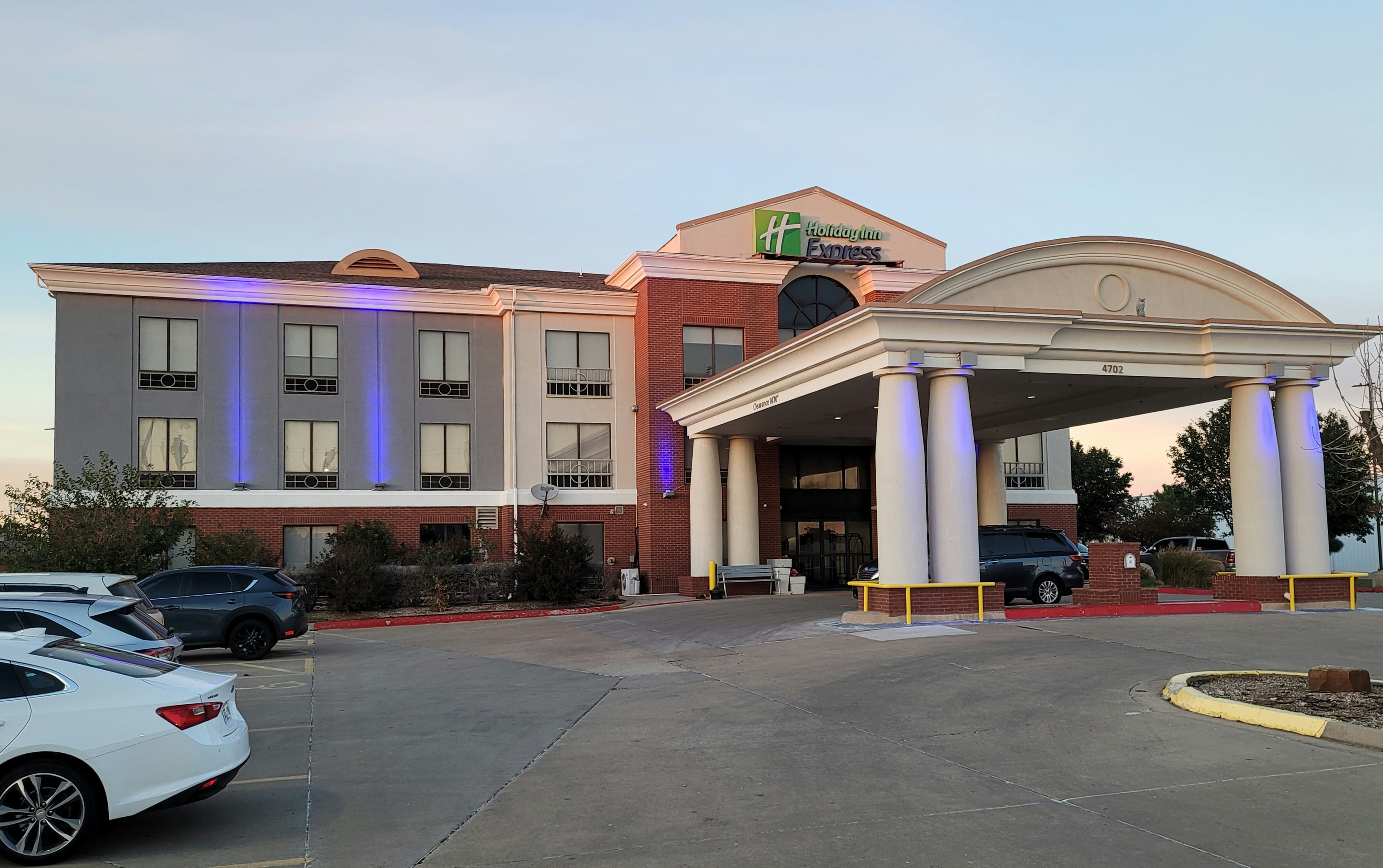 Holiday Inn Express Hotel Suites Enid Hwy 412 27/34