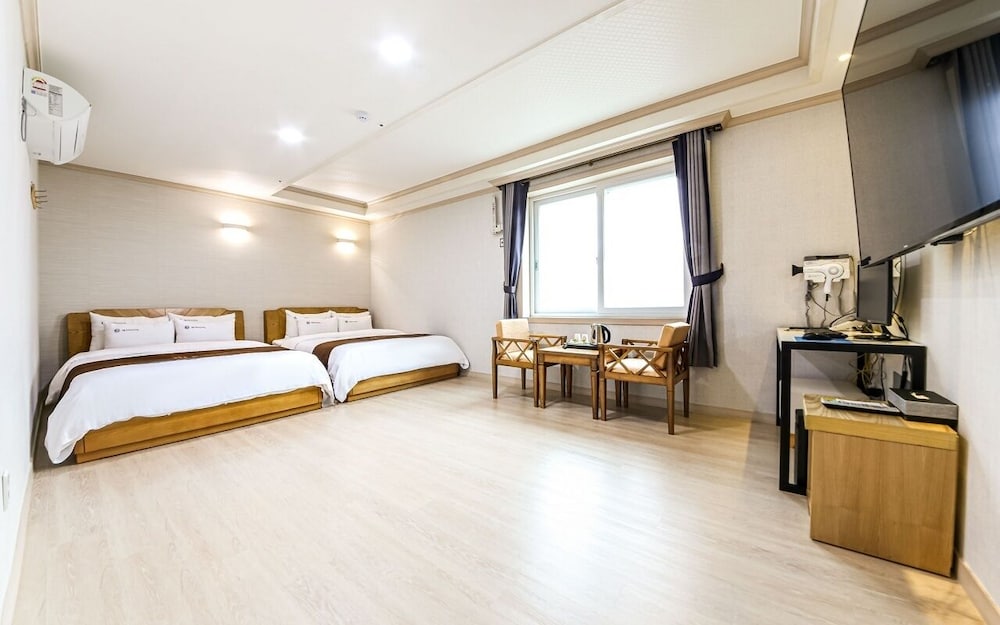 Mj Tour Hostel 3/47