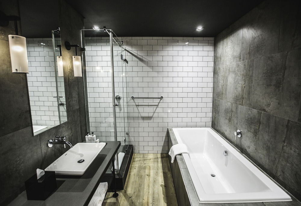 Century City Hotel Urban Square 14/46