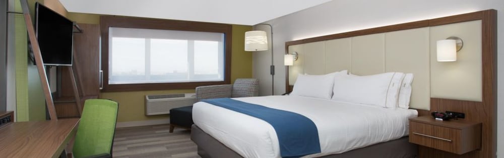 Holiday Inn Express and Suites South Bend South 21/64