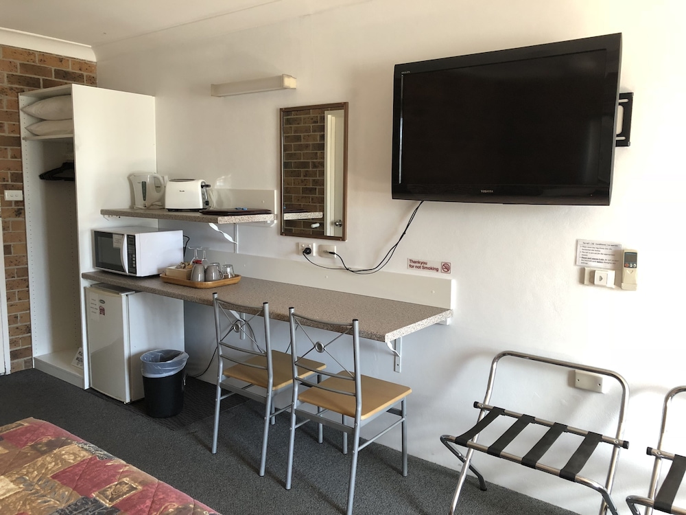 Golden Grain Motor Inn 44/62