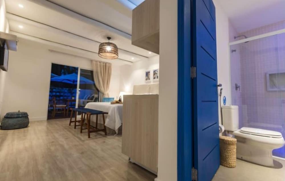 La Plage Hotel Boutique 24/24