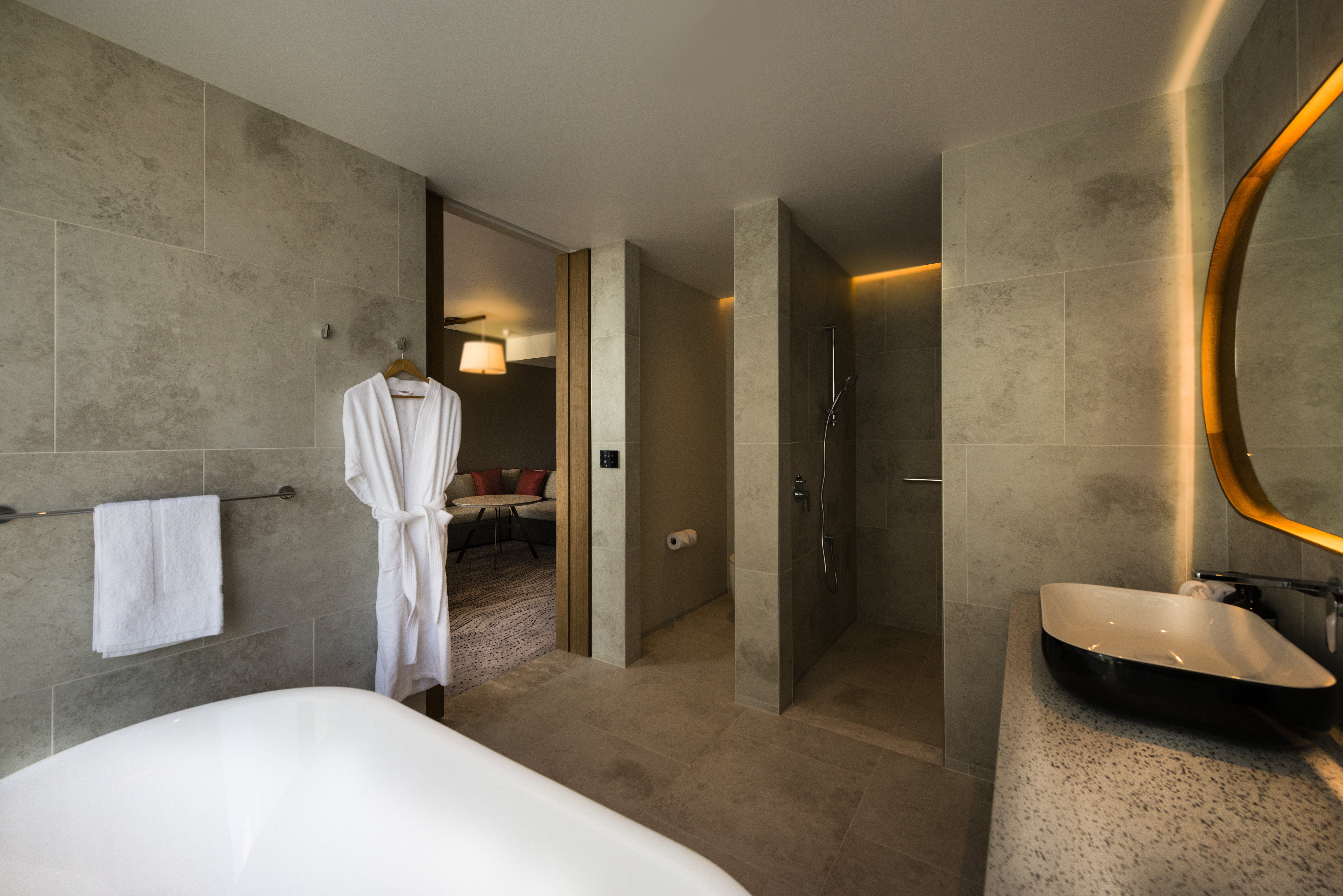 Crowne Plaza Hobart 72/73